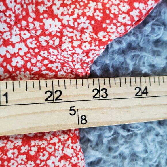 Universal Thread Top Womens Large Red Floral Button-Up Rayon Blouse - Picture 6 of 8